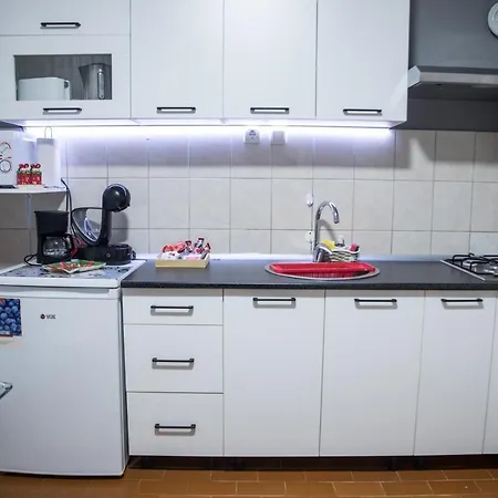 Apartman Leon アパート *