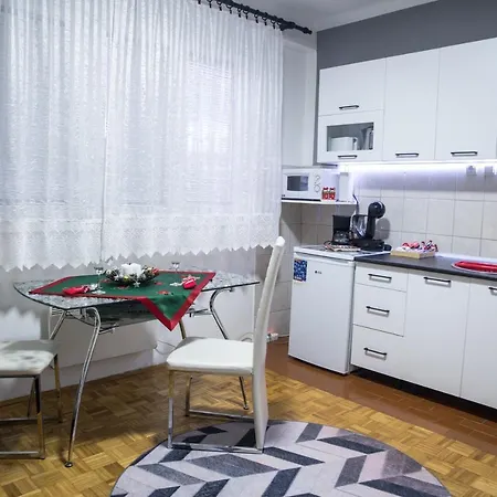 Apartman Leon *